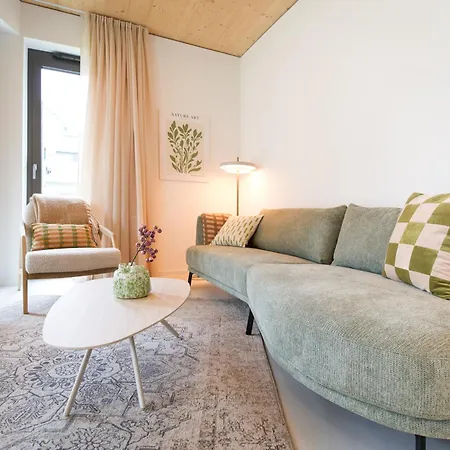Lüw Boarding House Luv Apartment *