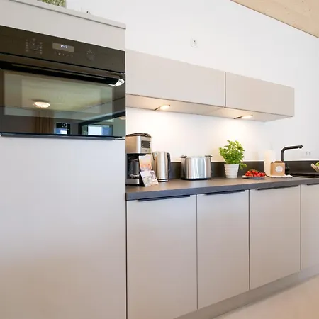 Lüw Boarding House Luv Apartment